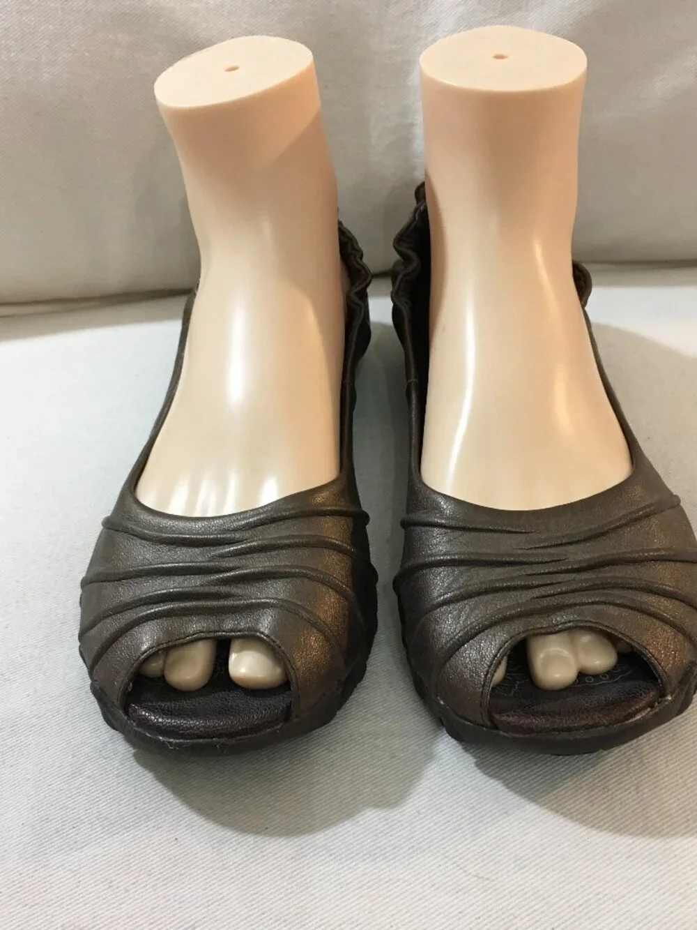 NWOT Skechers Originals Bikers Peep toe Shoe Bronze Brown